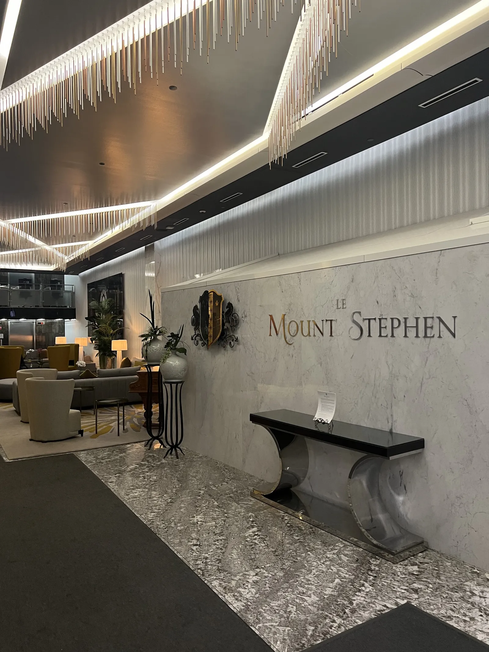 Le Mount Stephen — Exterior, Montréal