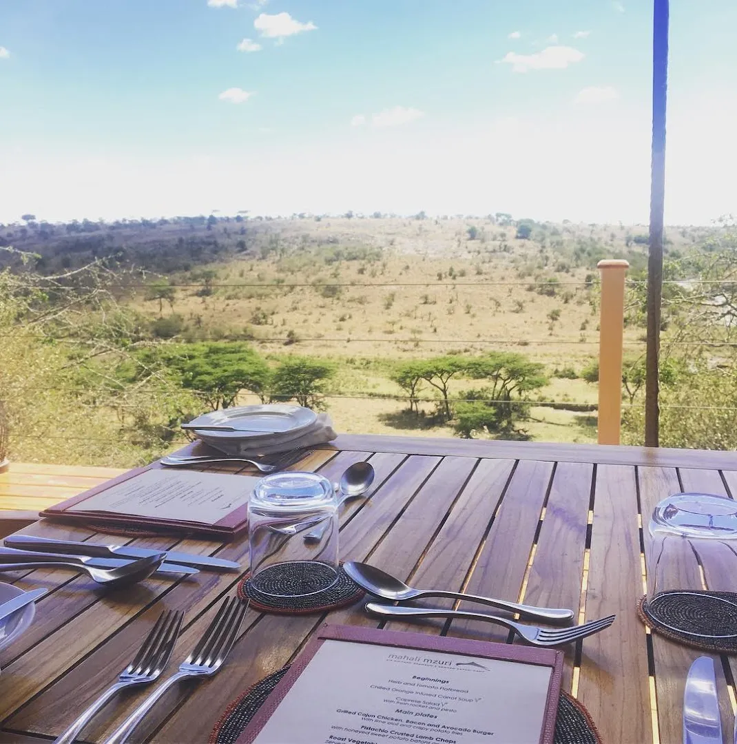 Mahali Mzuri — Exterior, Aitong