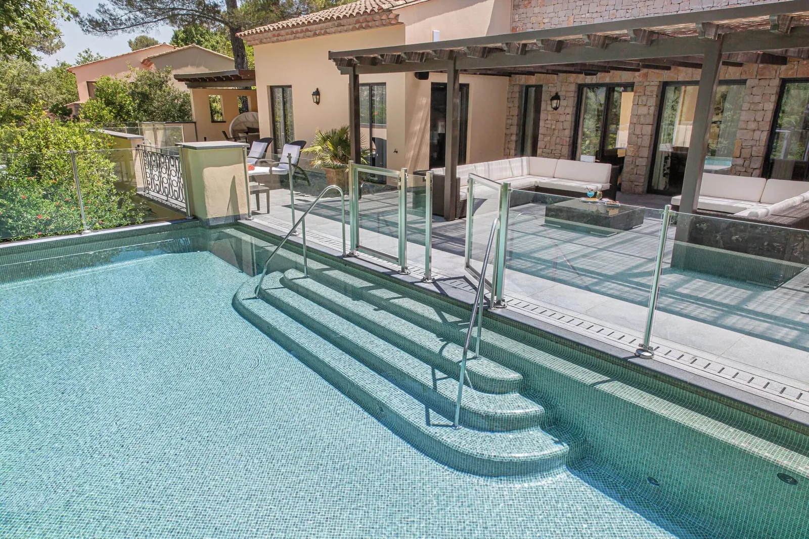 Terre Blanche Hotel Spa Golf Resort — Exterior, Tourrettes