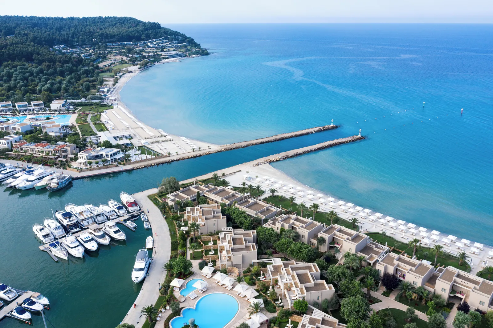 Sani Asterias — Exterior, Sani