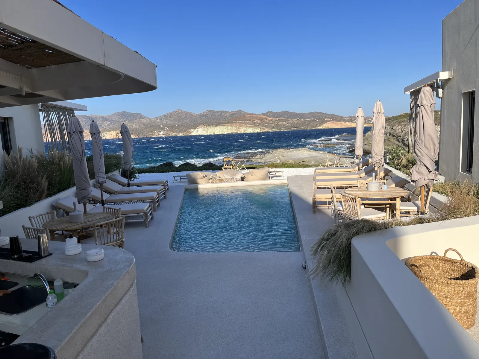 White Pebble Suites — Exterior, Pollonia