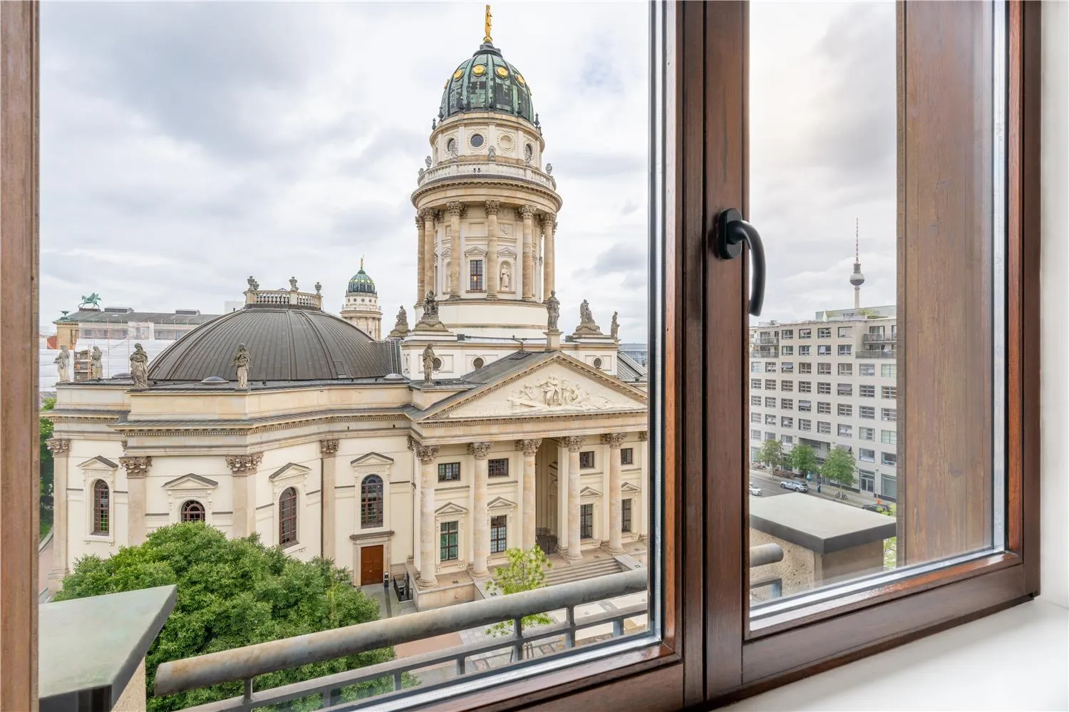 Hilton Berlin — Exterior, Berlin