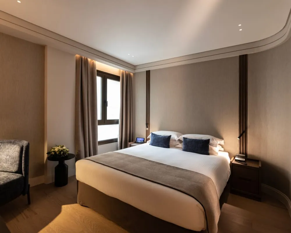 NJV Athens Plaza, Athens