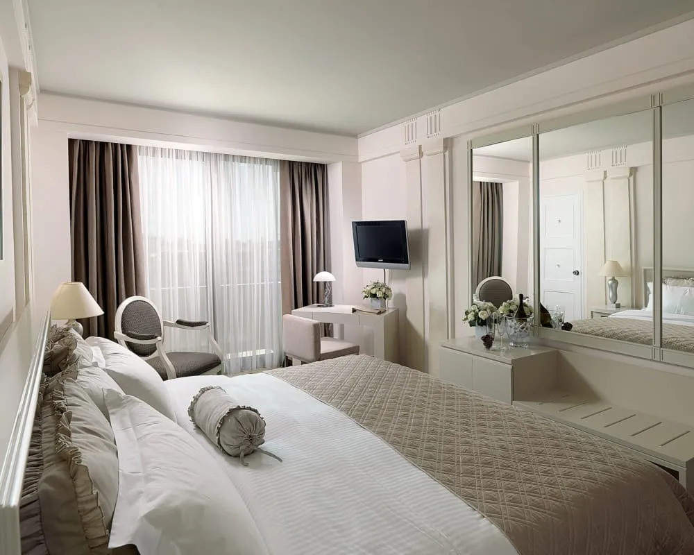 NJV Athens Plaza, Athens