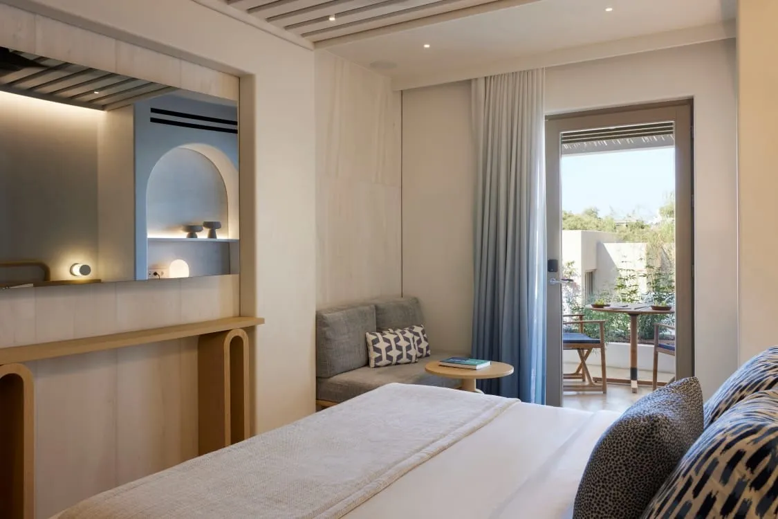 Avant Mar, Paros
