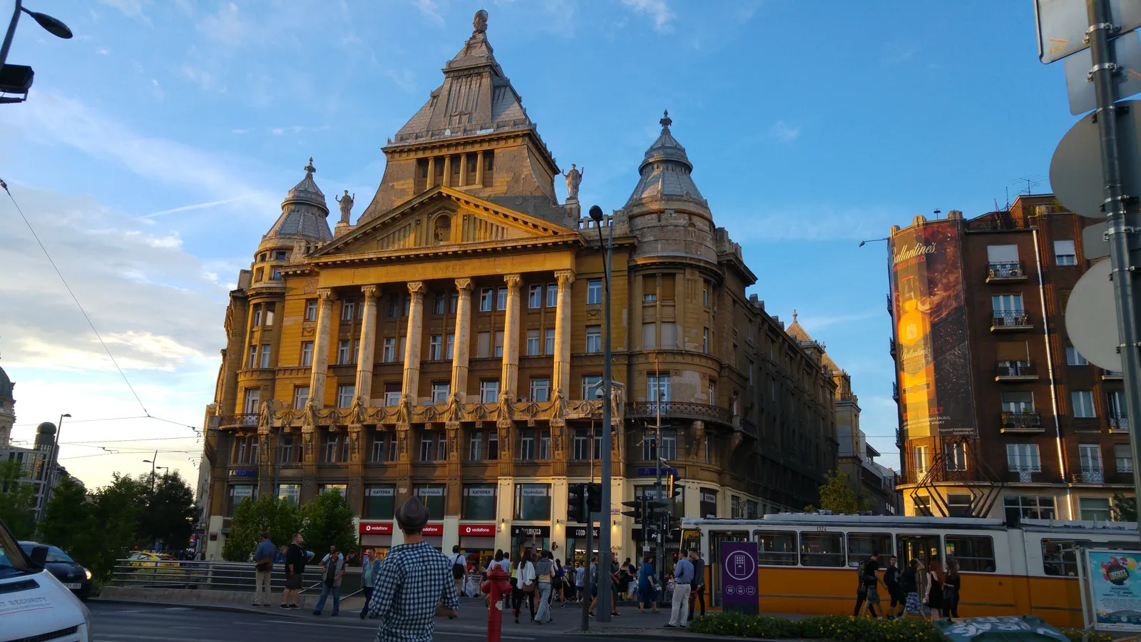 Kempinski Corvinus Budapest — Exterior, Budapest