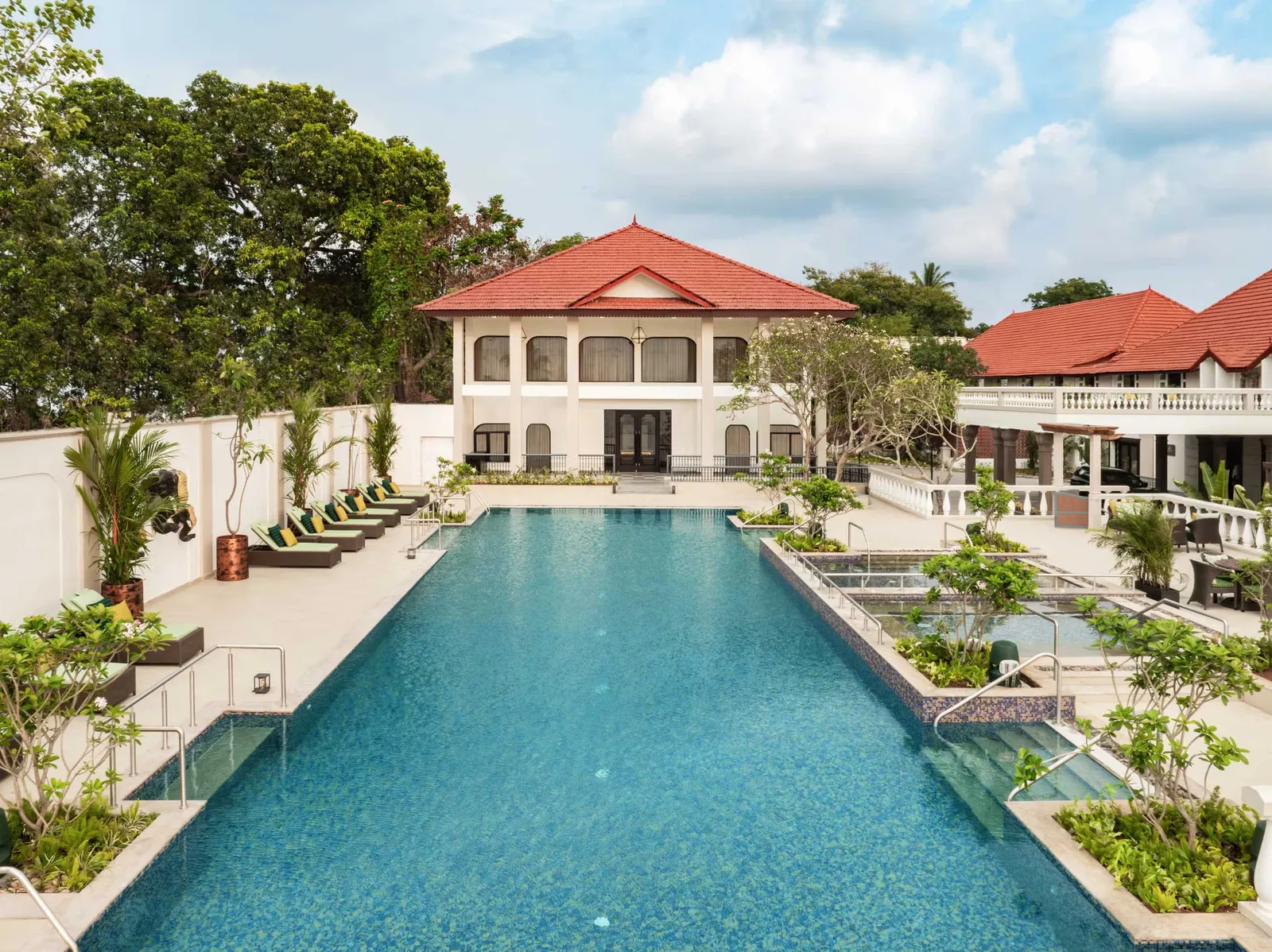 Taj Malabar Resort & Spa — Exterior, Kochi