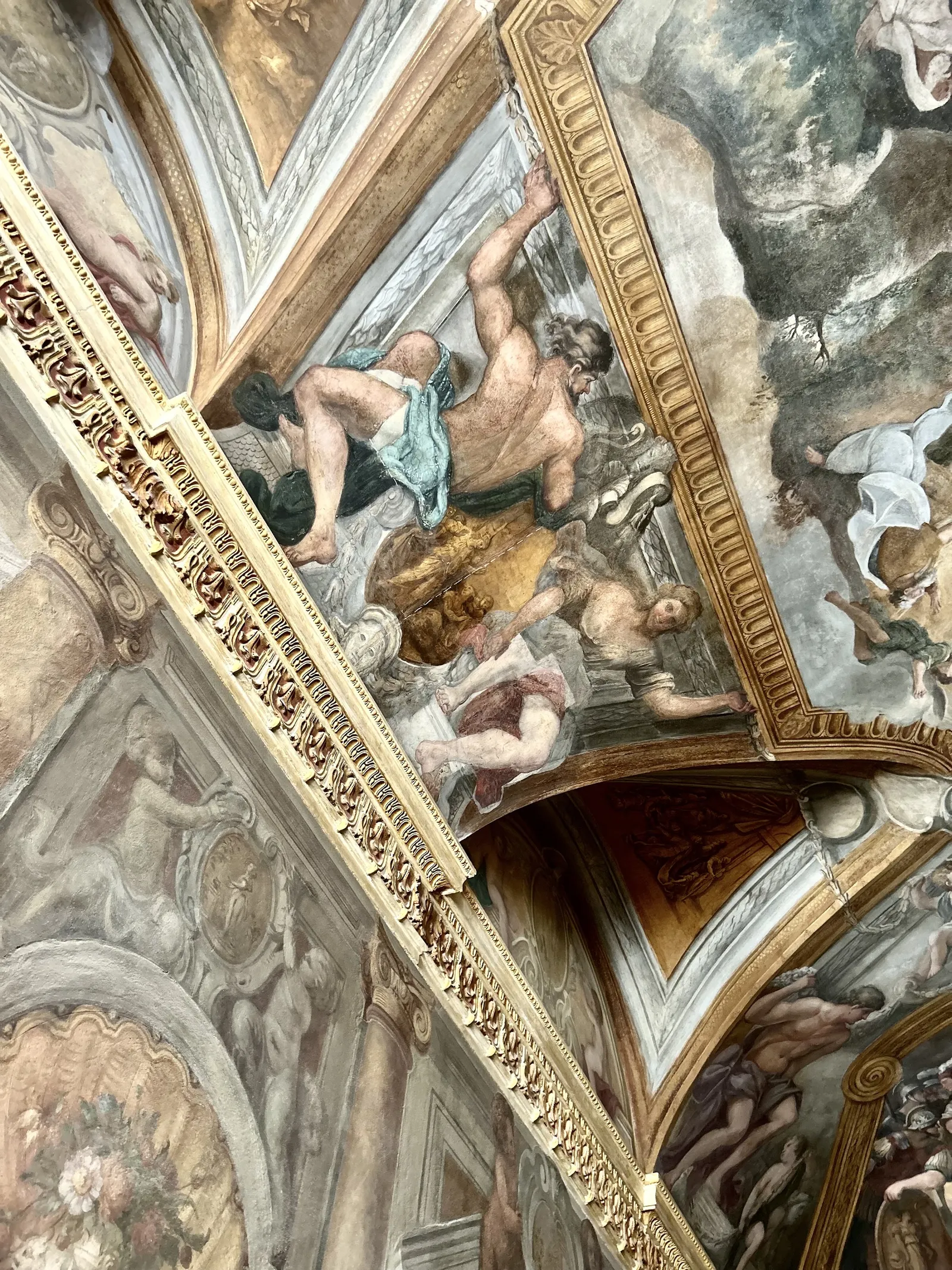 Palazzo Roma — Exterior, Rome