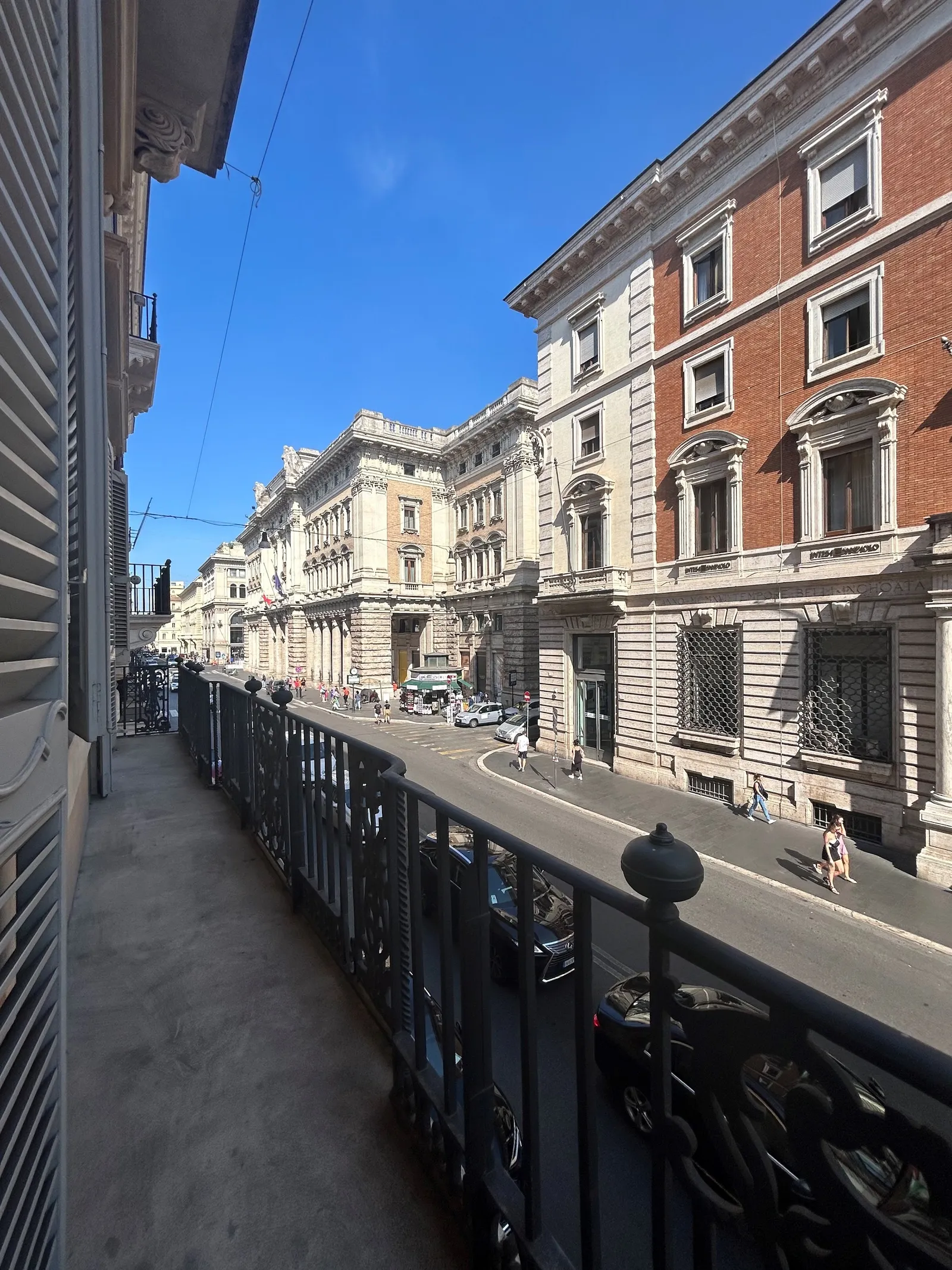 Palazzo Roma — Exterior, Rome
