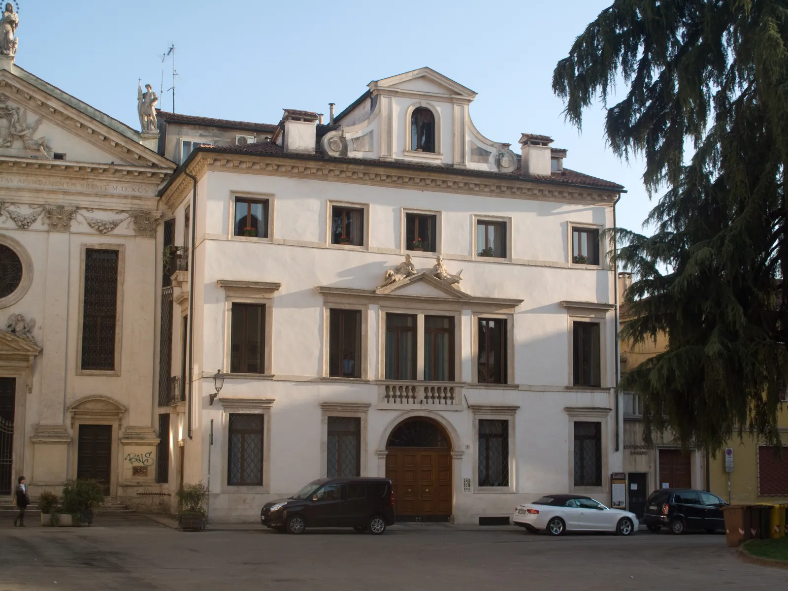 Palazzo Roma, Rome